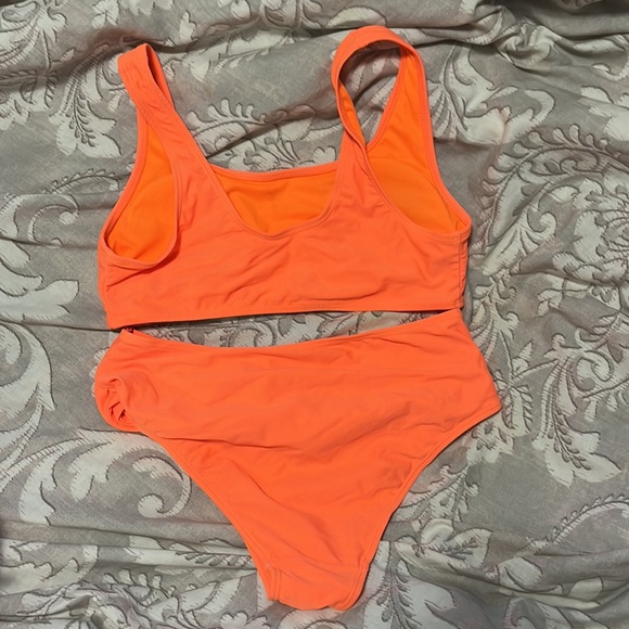 two piece with cup inserts and tie waist bottoms tank top brand new never worn - Picture 3 of 5